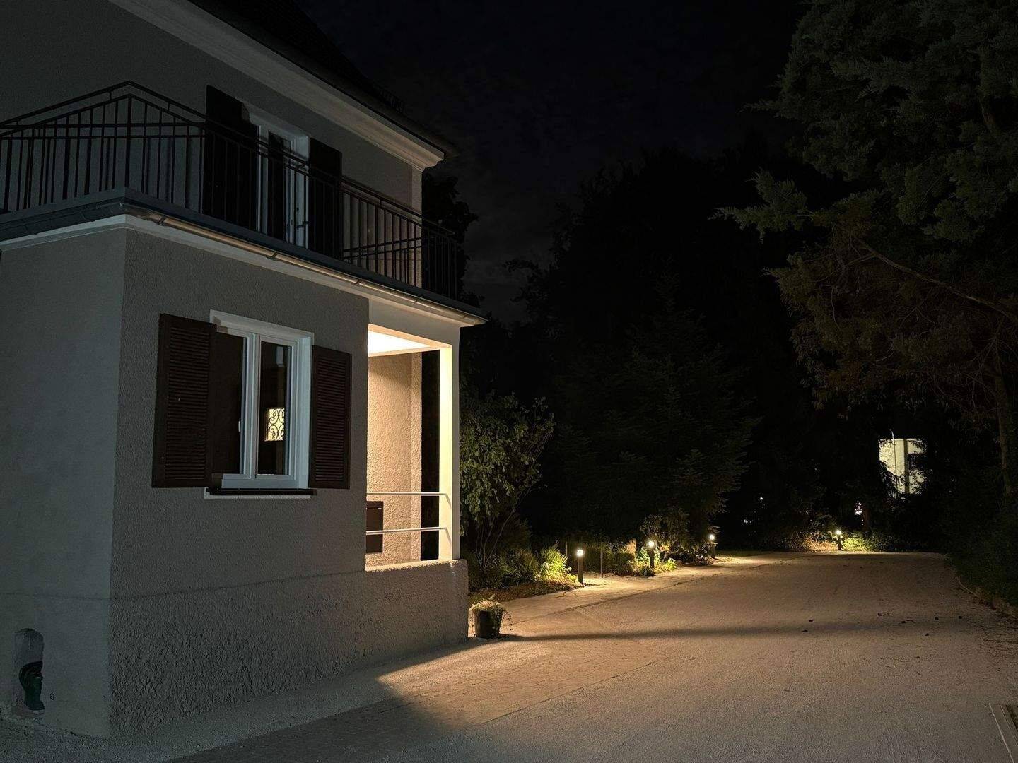 Erstbezug nach grundlegender Sanierung! Außergewöhnliche Maisonettewohnung mit Dachterrasse und Balkon, 93326 Abensberg