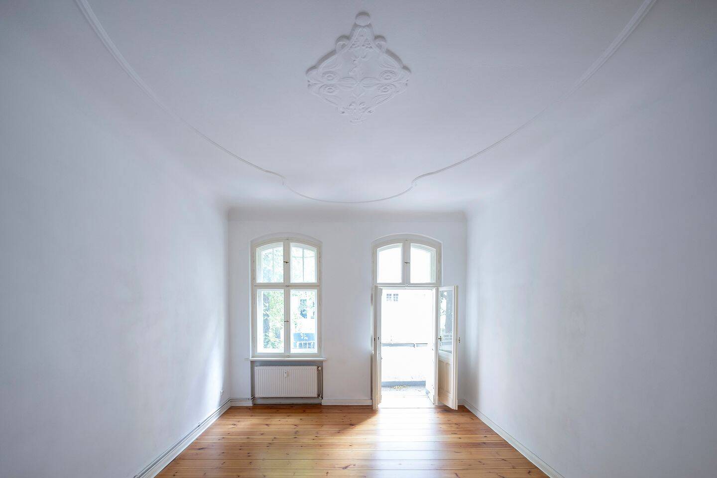 2-Zimmer-Altbauwohnung mit Balkon in der Weserstraße – bezugsfrei, saniert und perfekter Grundriss!, 12045 Berlin (Neukölln)