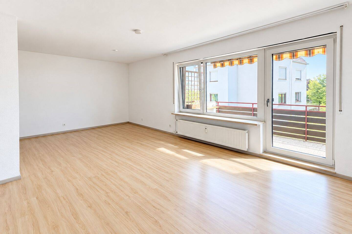Wohlfühlen im Schelmenholz – 3-Zimmer-Wohnung mit sonnigem Balkon und Tiefgaragenplatz, 71364 Winnenden