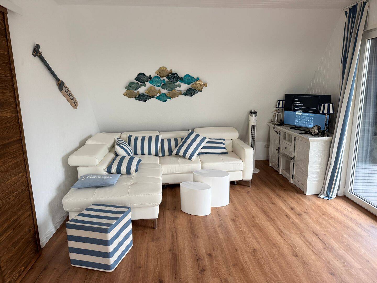 Vollrenovierte 2,5 Zimmer DG im Grünen an der Oberelbe, 22113 Hamburg (Bergedorf)