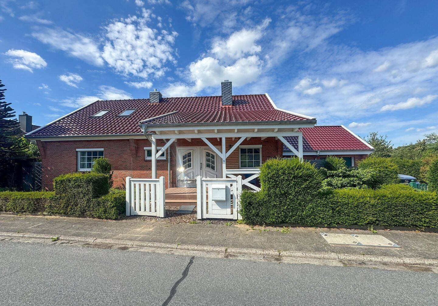 Home sweet home – großzügiges Familienidyll mit 190 m², 6 Zimmern, Dachterrasse auf einem 850 qm Grundstück in bester Lage von Schenefeld!, 25560 Schenefeld