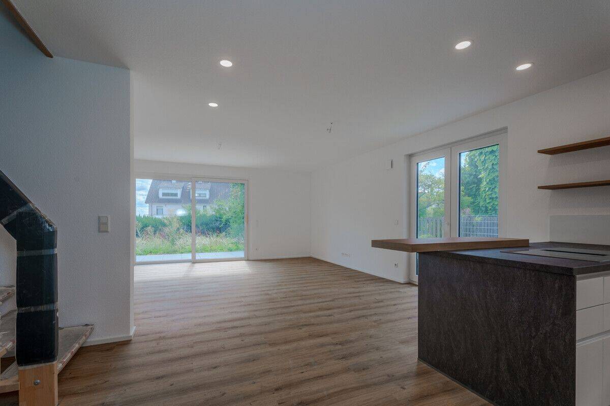 Logenplatz mit Aussicht über die Stadt: das tolle Neubaudoppelhaus wartet auf Ihren Erstbezug, 78056 Villingen-Schwenningen