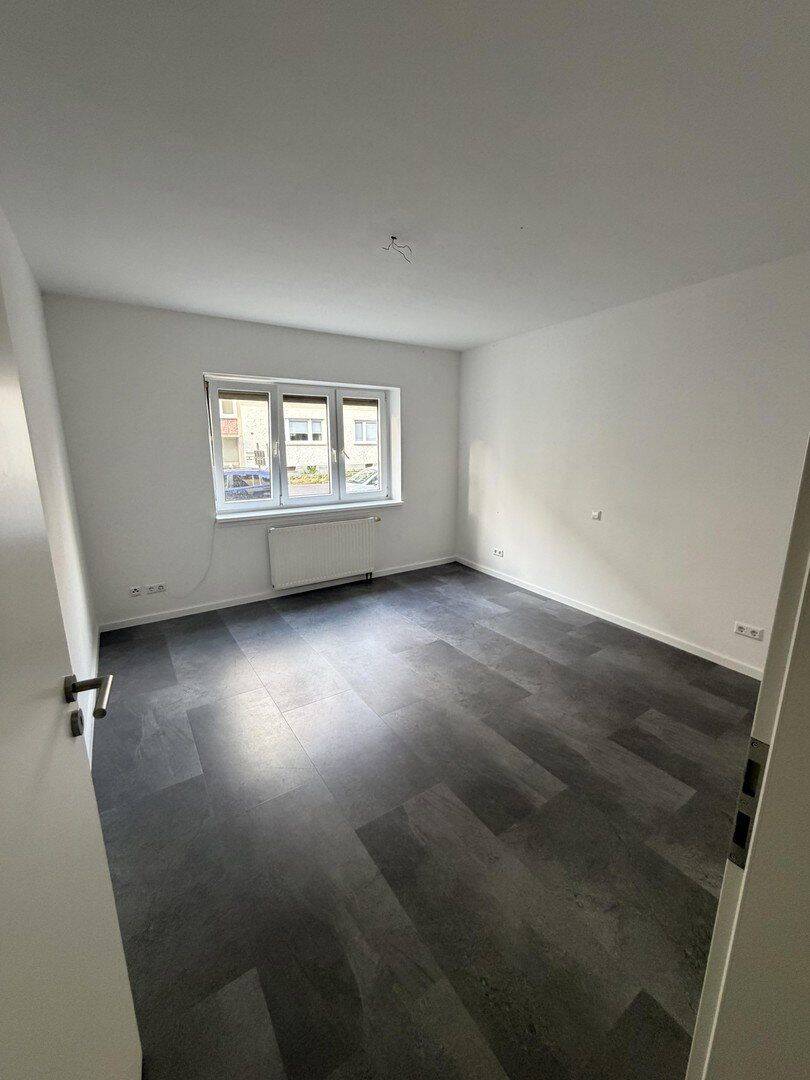 Renovierte 4-Zimmer-Wohnung mit Balkon, 67433 Neustadt an der Weinstraße (Haardt Lachen-Speyerdorf Neustadt-Stadt)
