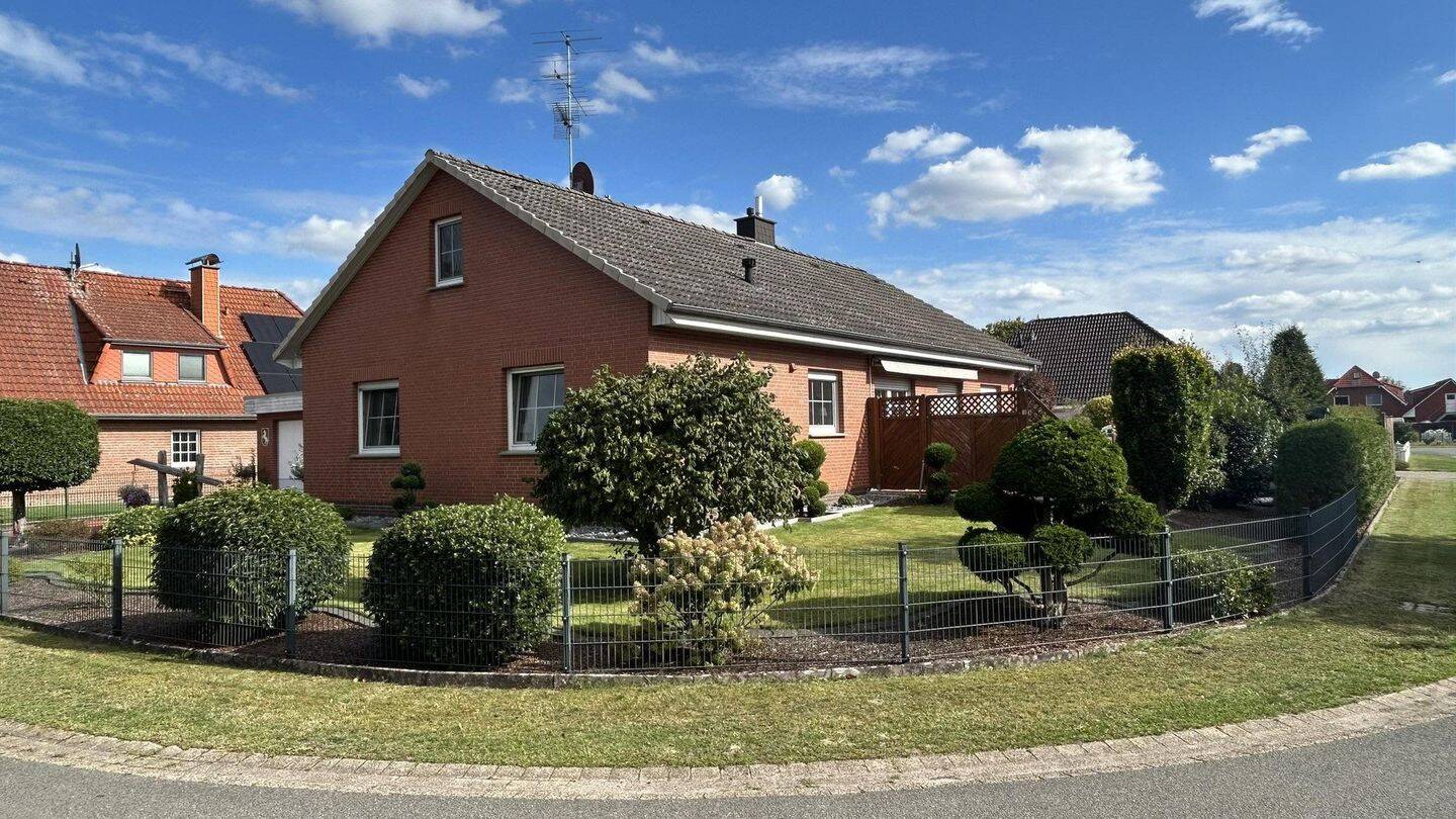 Gepflegtes EFH in Dörverden-Westen mit großen Garten, Keller und Garage, 27313 Dörverden