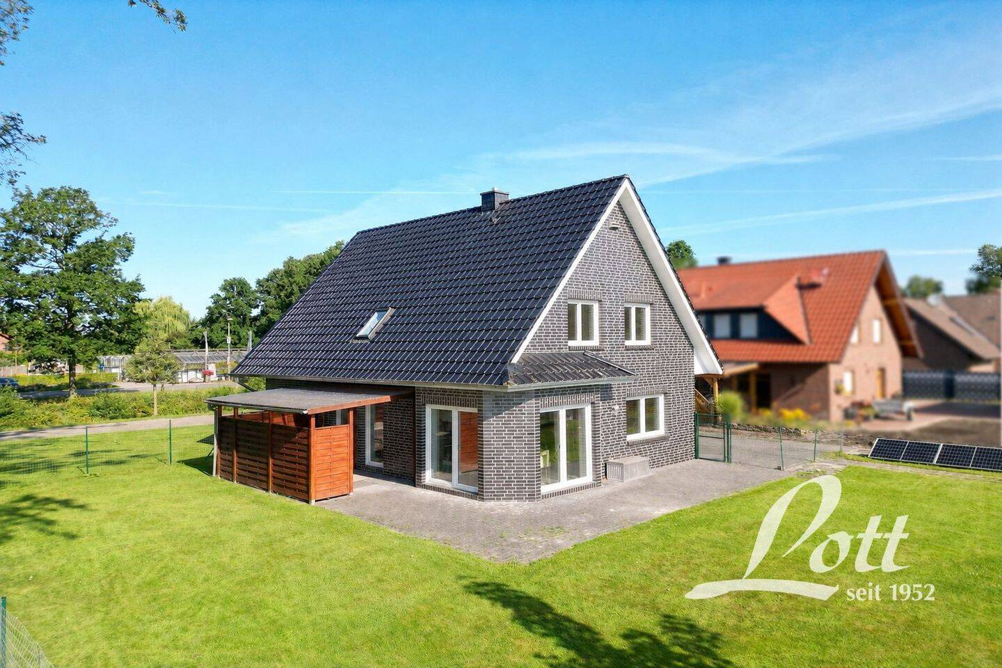 +++ Modernes KFW-70 Einfamilienhaus mit Garten direkt am Augustfehn-Kanal! +++, 26689 Apen