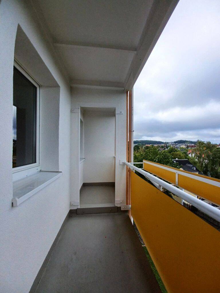 2-Raumwohnung in ruhigem Wohngebiet mit tollem Ausblick, 8527 Plauen