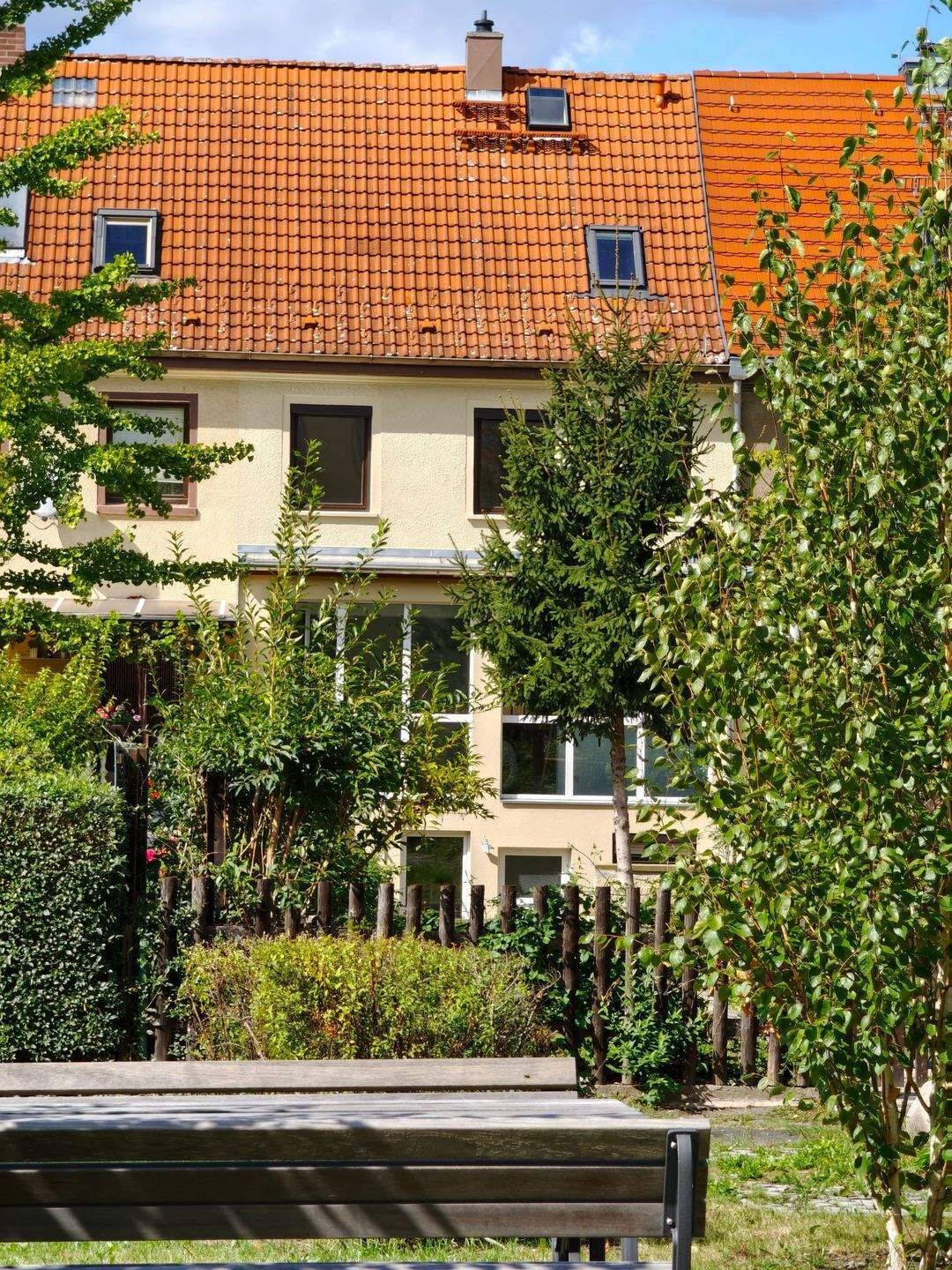 exclusives Reihenhaus mit großem Garten -Erstbezug nach Kernsanierung-, 1237 Dresden
