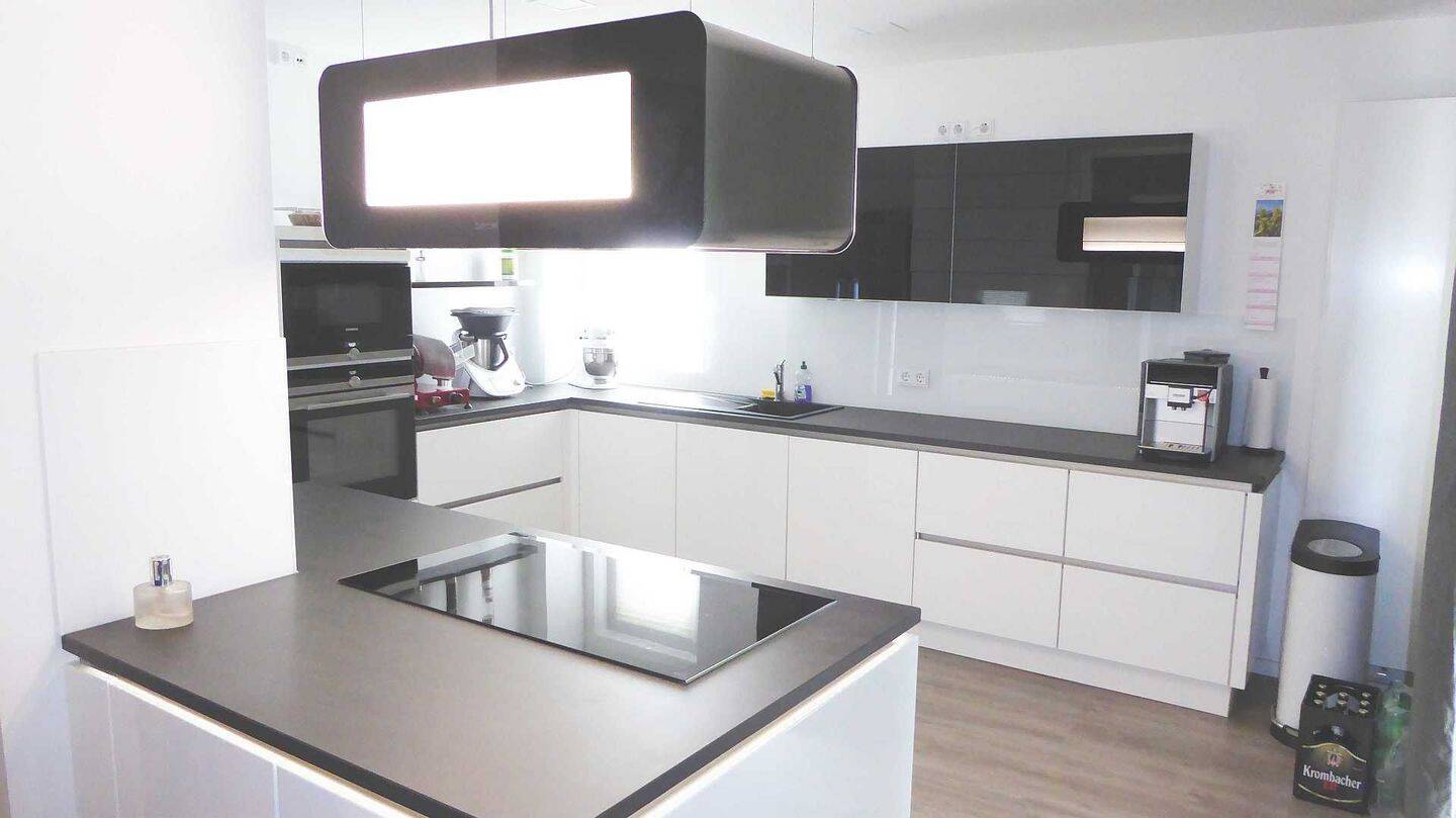 Moderne Traumwohnung mit Luxus-Einbauküche, Wellness-Bad, Terrasse und eigenem Garten, 45139 Essen (Frillendorf Huttrop Ostviertel Südostviertel)