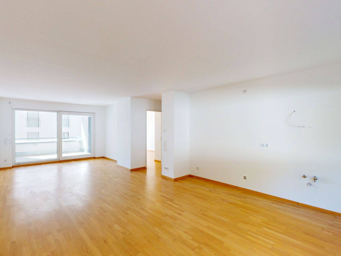 Helle 2-Zimmer-Wohnung mit moderner Ausstattung und Loggia, 76530 Baden-Baden (Ebersteinburg Innenstadt Lichtental Varnhalt Weststadt)
