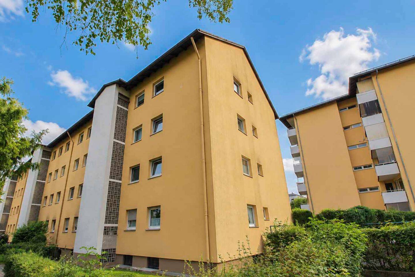Zentrumsnah & bezugsfrei: 4-Zimmer-Wohnung mit Westbalkon und Stellplatz in Erding, 85435 Erding
