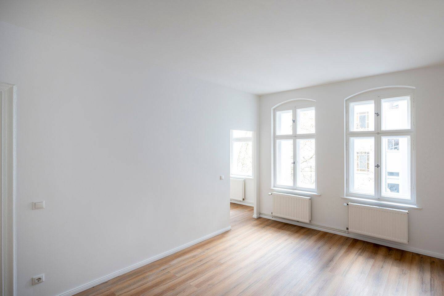 Bezugsfrei & renoviert: 1-Zimmer-Altbauwohnung unweit des Prenzlauer Bergs!, 10439 Berlin (Pankow Prenzlauer Berg)