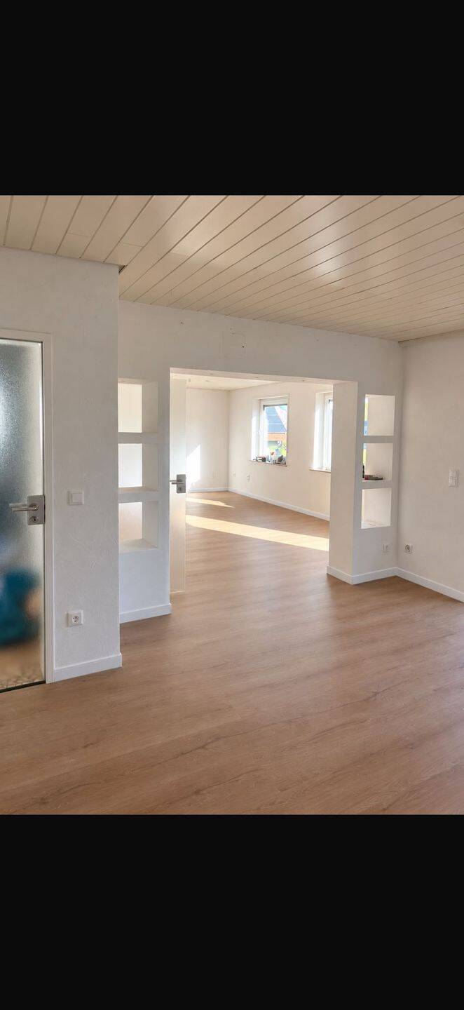 120 m² große 3-Zimmer-Wohnung mit besonderem Grundriss, Balkon & Fußbodenheizung, 95466 Weidenberg