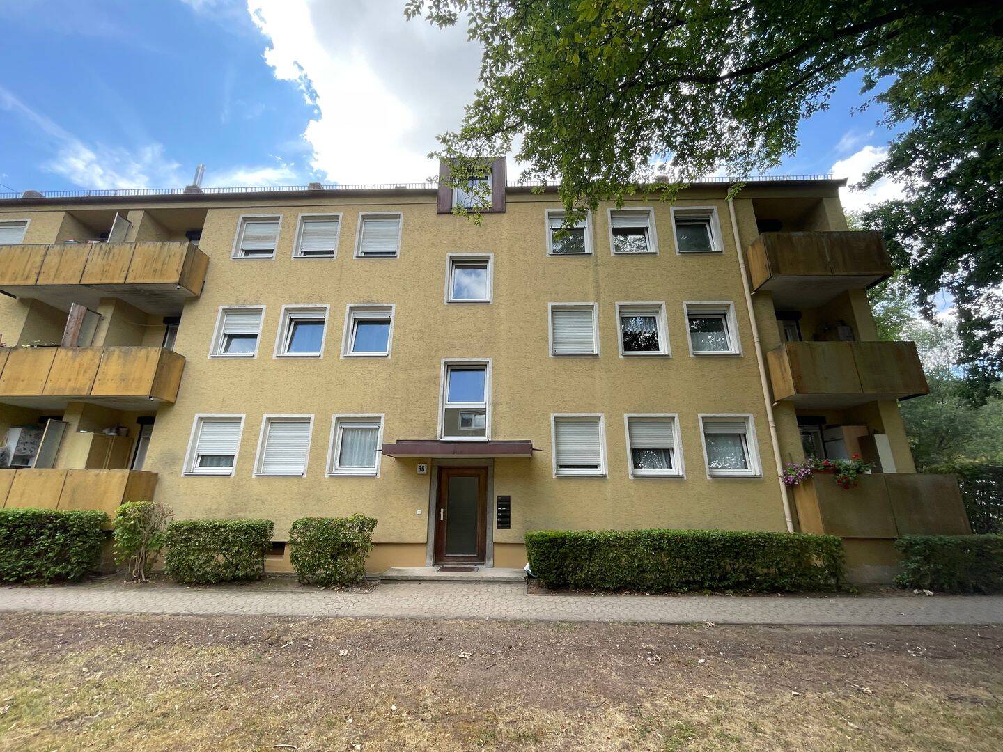 Sanierte, helle 3-Zimmer-Wohnung mit zwei Balkonen im 2. OG in 91522 Ansbach, 91522 Ansbach