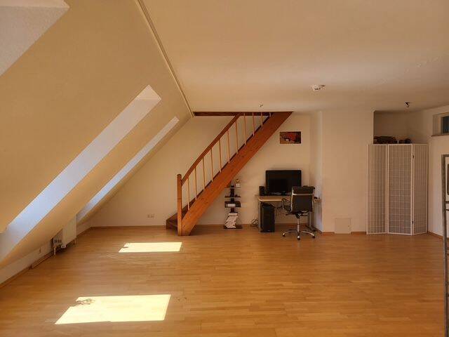 Ruhige DG-Wohnung am Hofgarten, 95444 Bayreuth (Altstadt City Gartenstadt Kreuzstein Neue Heimat)