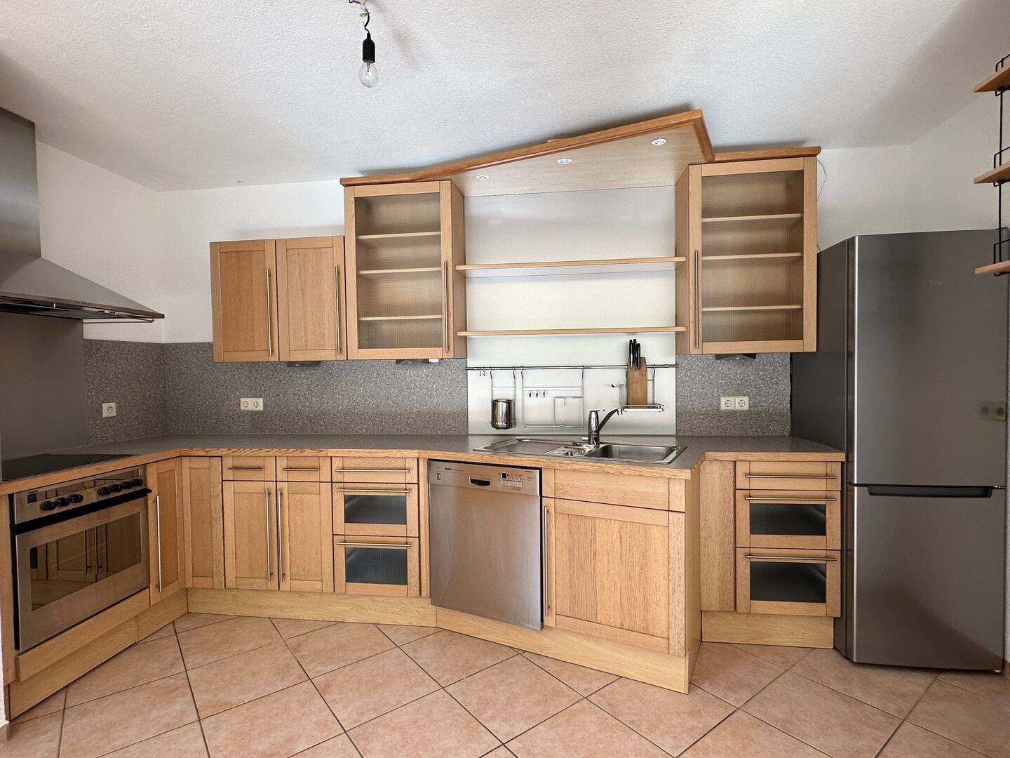 Beste Wohnlage! 2 Zimmer-Wohng mit großer EBK in GP-Bergfeld, 73035 Göppingen