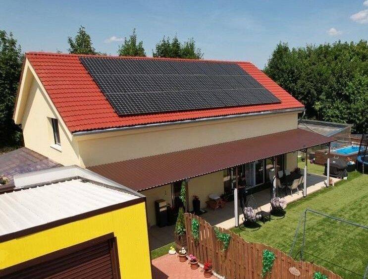 Moderner Wohntraum: EFH mit EBK, 3 Bäder, Terrasse, Lounge, Hobbyraum & Garage in 1A-Lage, 95615 Marktredwitz