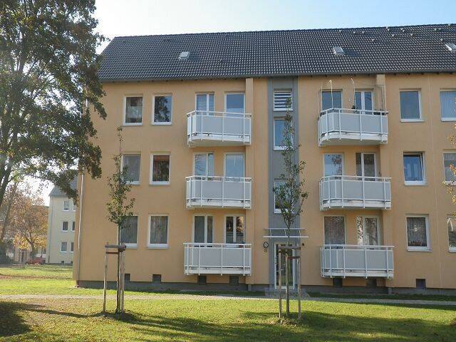 Gemütliche 2-Zimmer Wohnung mit Balkon – bezugsfertig bei Einzug, 47279 Duisburg