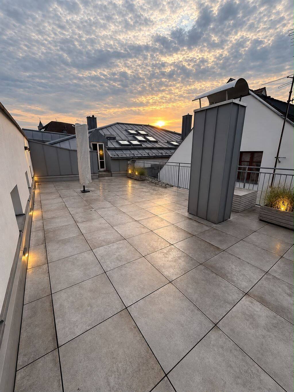 Modernes Wohnen über den Dächern von Passau – Neubau-Dachgeschosswohnung im Denkmalschutzhaus!, 94032 Passau (Altstadt Haidenhof-Nord Haidenhof-Süd Innstadt)