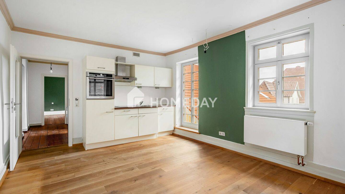 Altbaucharme am Marktplatz: 2 Zimmer mit Stil und Stellplatz, 71706 Markgröningen