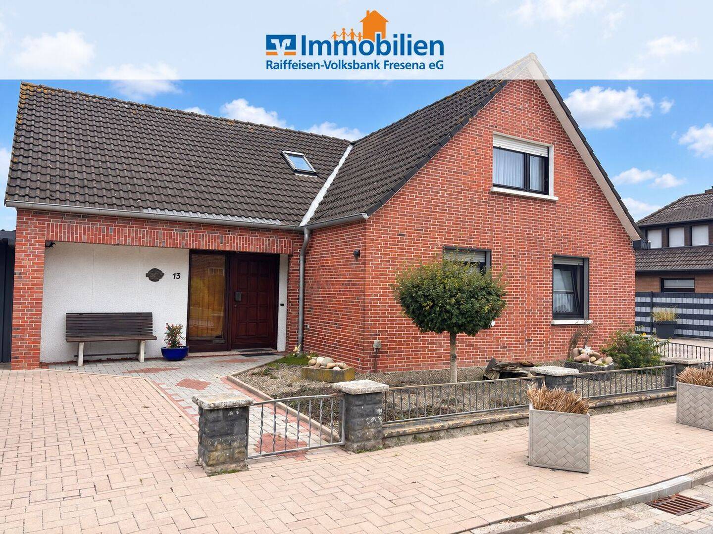 Einfamilienhaus mit Einliegerwohnung im Herzen von Südbrookmerland, 26624 Südbrookmerland