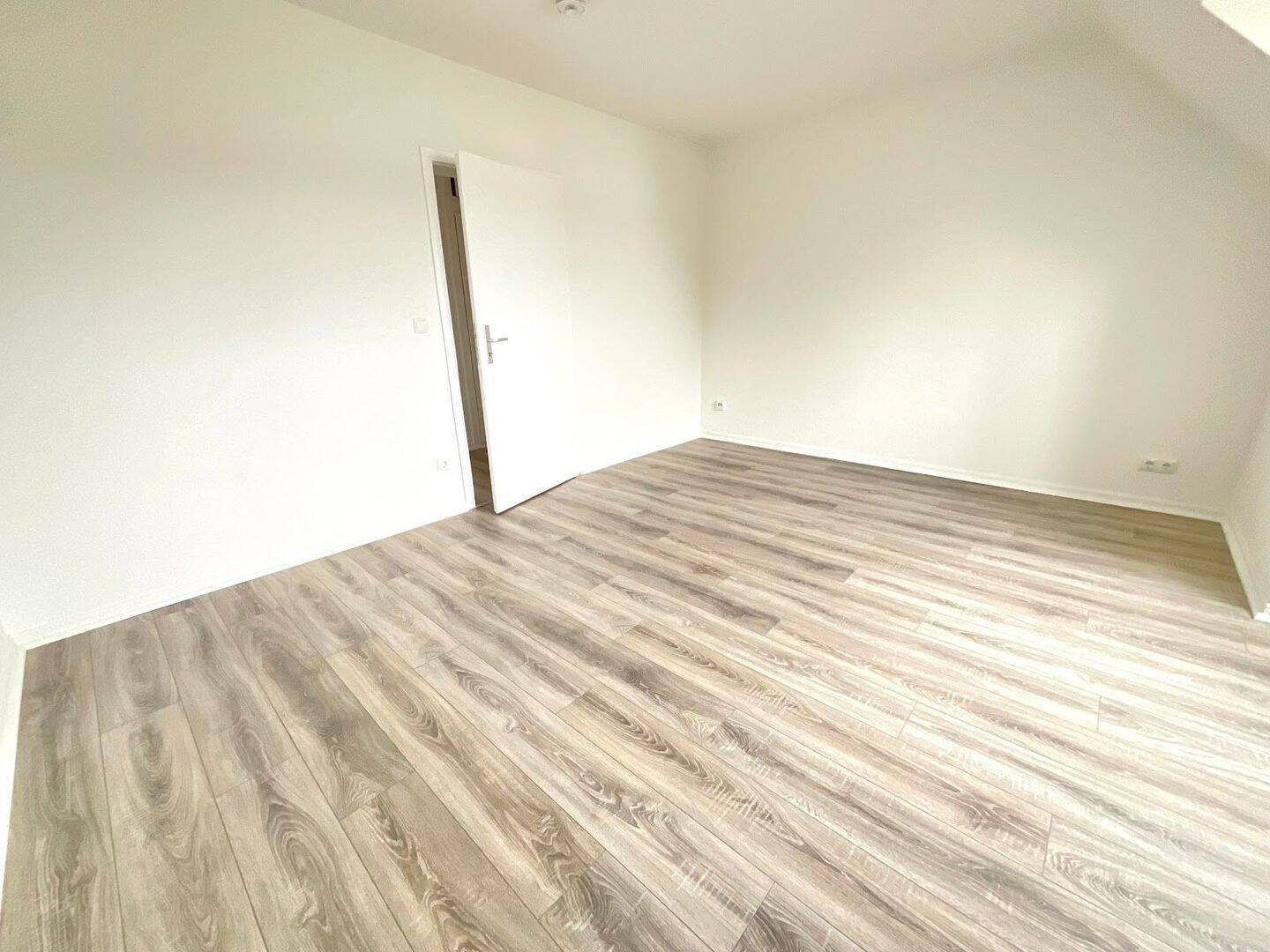 Frisch renovierte 3 Zimmerwohnung, 46049 Oberhausen