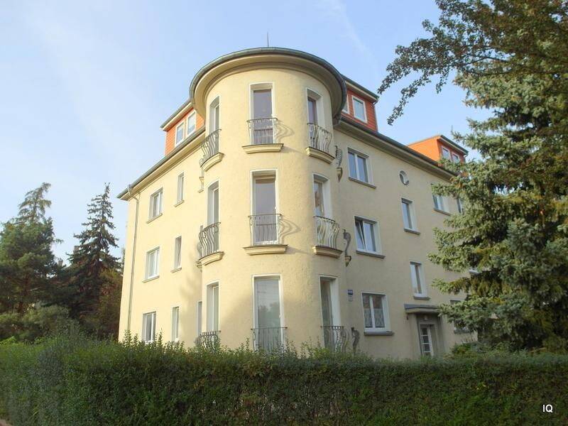 Vermietete 2-Zimmer-Eigentumswohnung mit Balkon, Parkettboden, separater Küche und Badewanne, 1219 Dresden