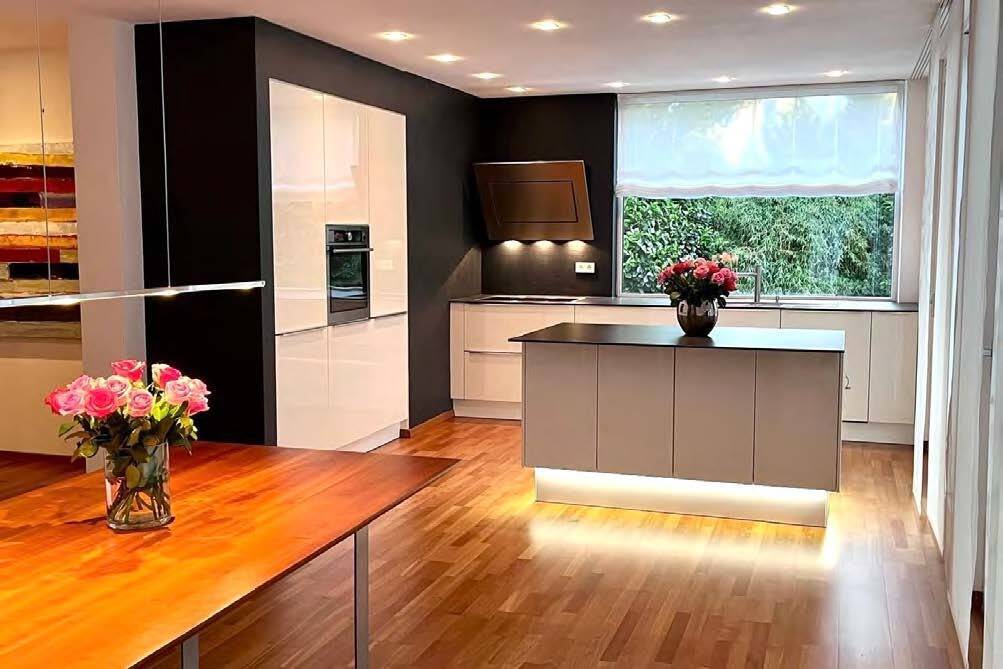 EXCLUSIV, REPRÄSENTATIV,AUSSERGEWÖHNLICH! Luxuriöse Villa mit  Einliegerwohnung in traumhafter Parkanlage, 85402 Kranzberg