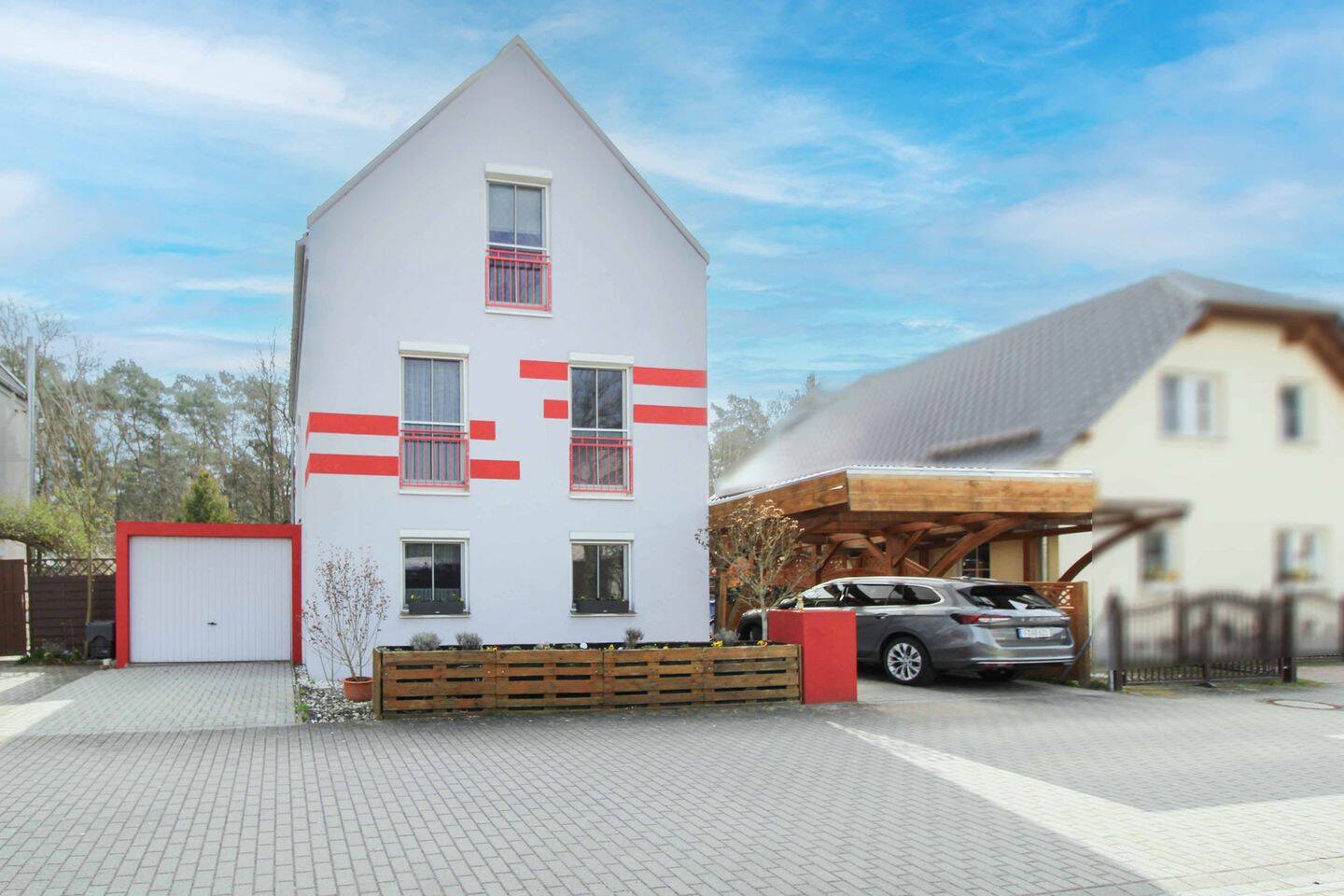 Ihr neues Zuhause: Wohnen auf drei Ebenen mit Gartensauna, Garage und Vollkeller in Ludwigsfelde, 14974 Ludwigsfelde