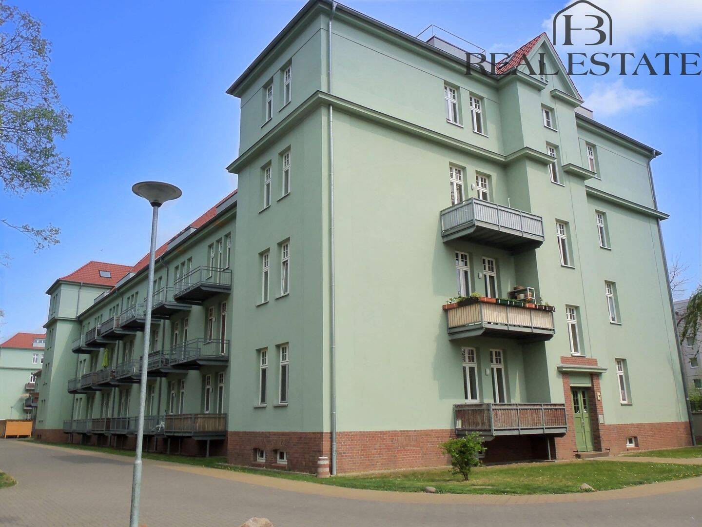 Attraktive 4-Raumwohnung im Encke-Carré – Ihr neues Zuhause!