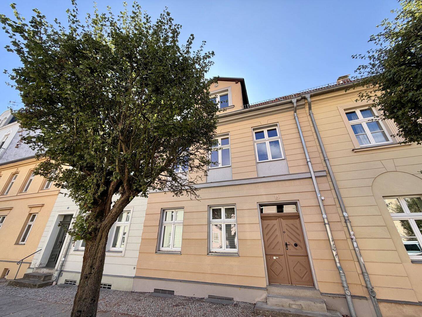 Stilvoll saniertes Einfamilienhaus mit hochwertiger Ausstattung, PV-Anlage & Bangkirai-Terrasse, 16816 Neuruppin