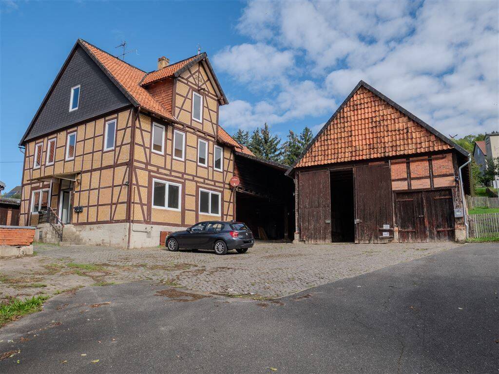 Großzügiger Resthof mit großem Wohnhaus, Einliegerwohnung, ca. 500 m² Lagerflächen & großem Garten, 31061 Alfeld (Leine)