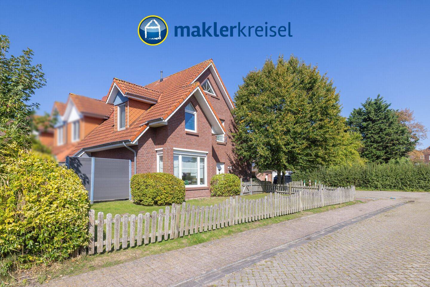 Nordseeluft inklusive – Eigentumswohnung mit Garten in Dornumersiel, 26553 Dornum