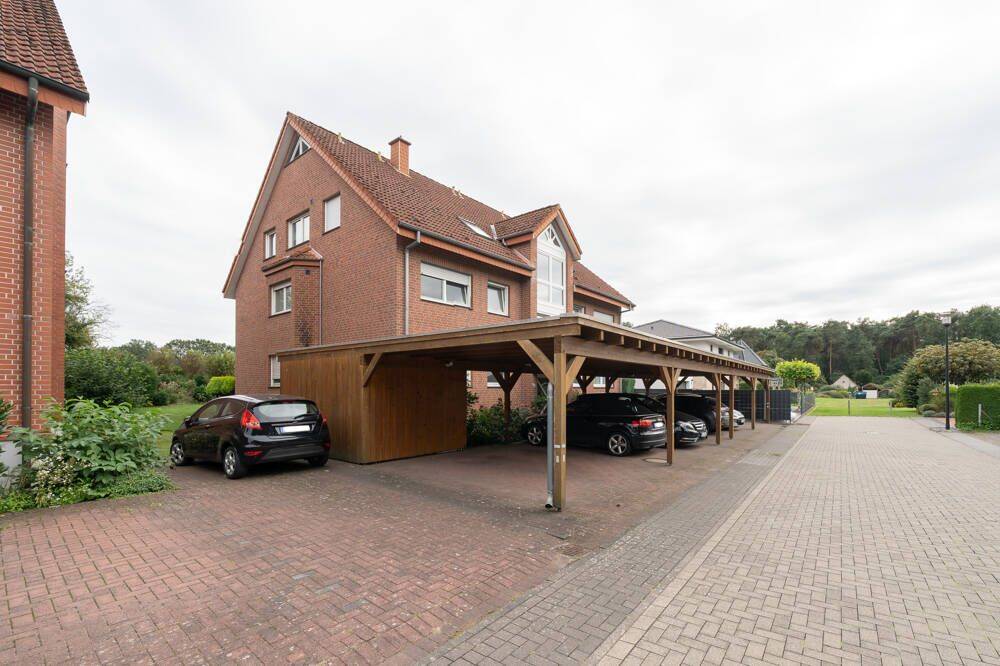 Endlich Ihre eigenen 4 Wände! Helle 2-ZKB Wohnung mit Balkon und Carport in Liemke!, 33758 Schloß Holte-Stukenbrock