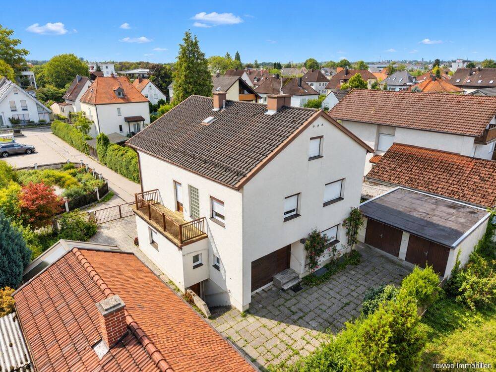 Großzügiges Einfamilienhaus mit ca. 160 m² Wohnfläche, 7 Zimmern, Terrasse und Doppelgarage, 84489 Burghausen