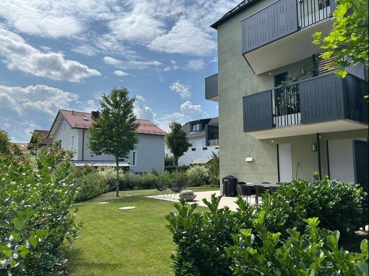 Stilvolles Wohnen auf zwei Ebenen mit Garten!, 83278 Traunstein