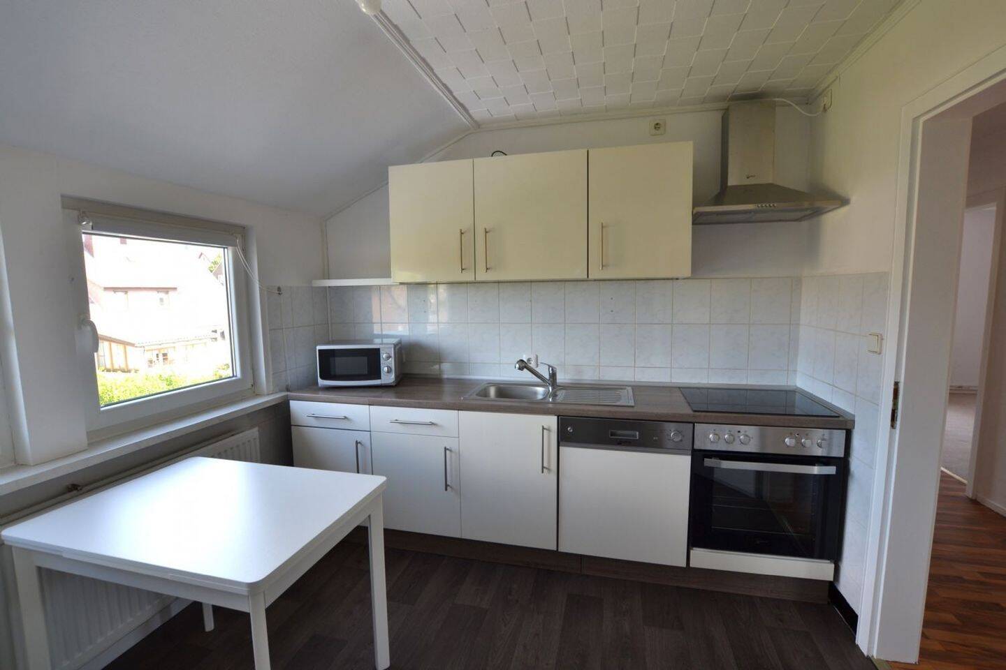 gepflegte 3-Zimmer-Dachgeschosswohnung in 37627 Stadtoldendorf, 37627 Stadtoldendorf