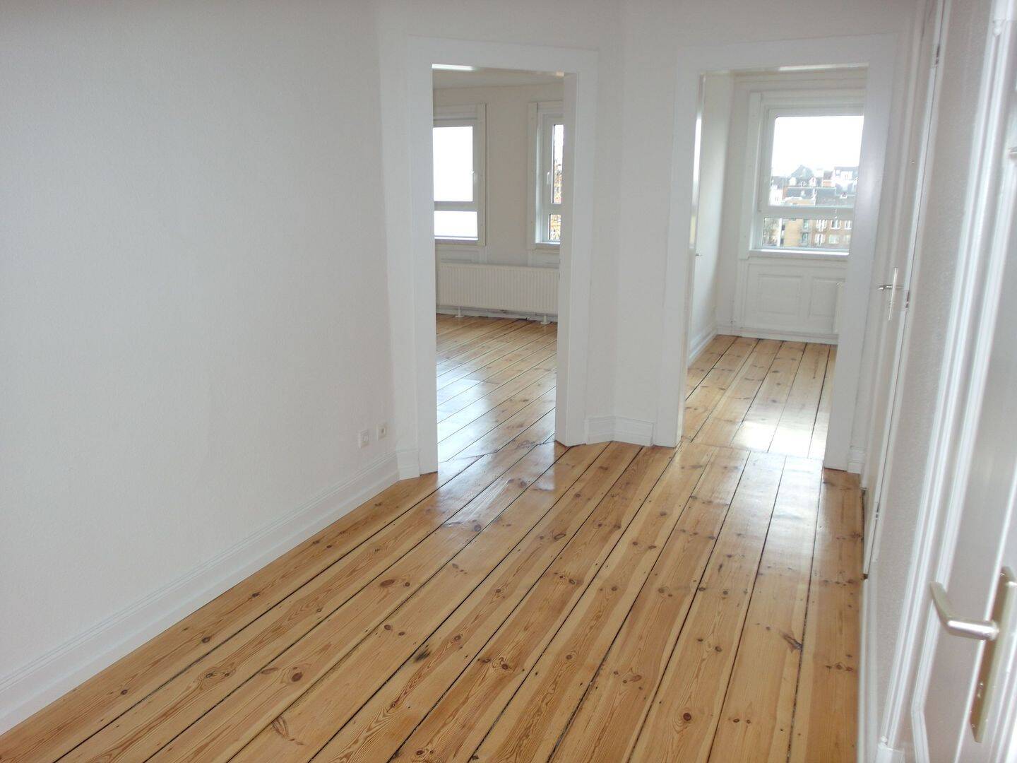 HH-St Georg, 3 Zimmer Wohnung im 4. OG !! Bitte beachten sie unsere Fragen !!, 20099 Hamburg (Mitte Hamburg-Altstadt Sankt Georg)