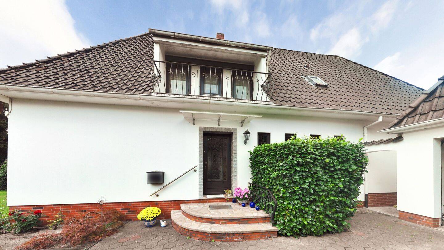 Freistehendes Einfamilienhaus mit Vollkeller und Garage in beliebter Lage in Lilienthal, 28865 Lilienthal