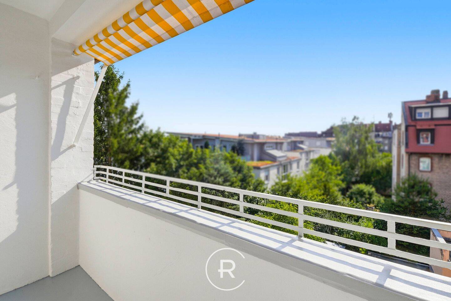 3-Zi.-Altbauwohnung – mit Loggia & Blick über die Dächer von St. Jobst, 90491 Nürnberg
