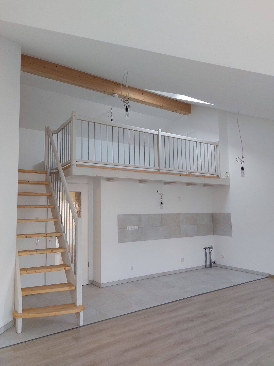 2 Zimmer DG Wohnung mit Galerie, 83512 Wasserburg a. Inn
