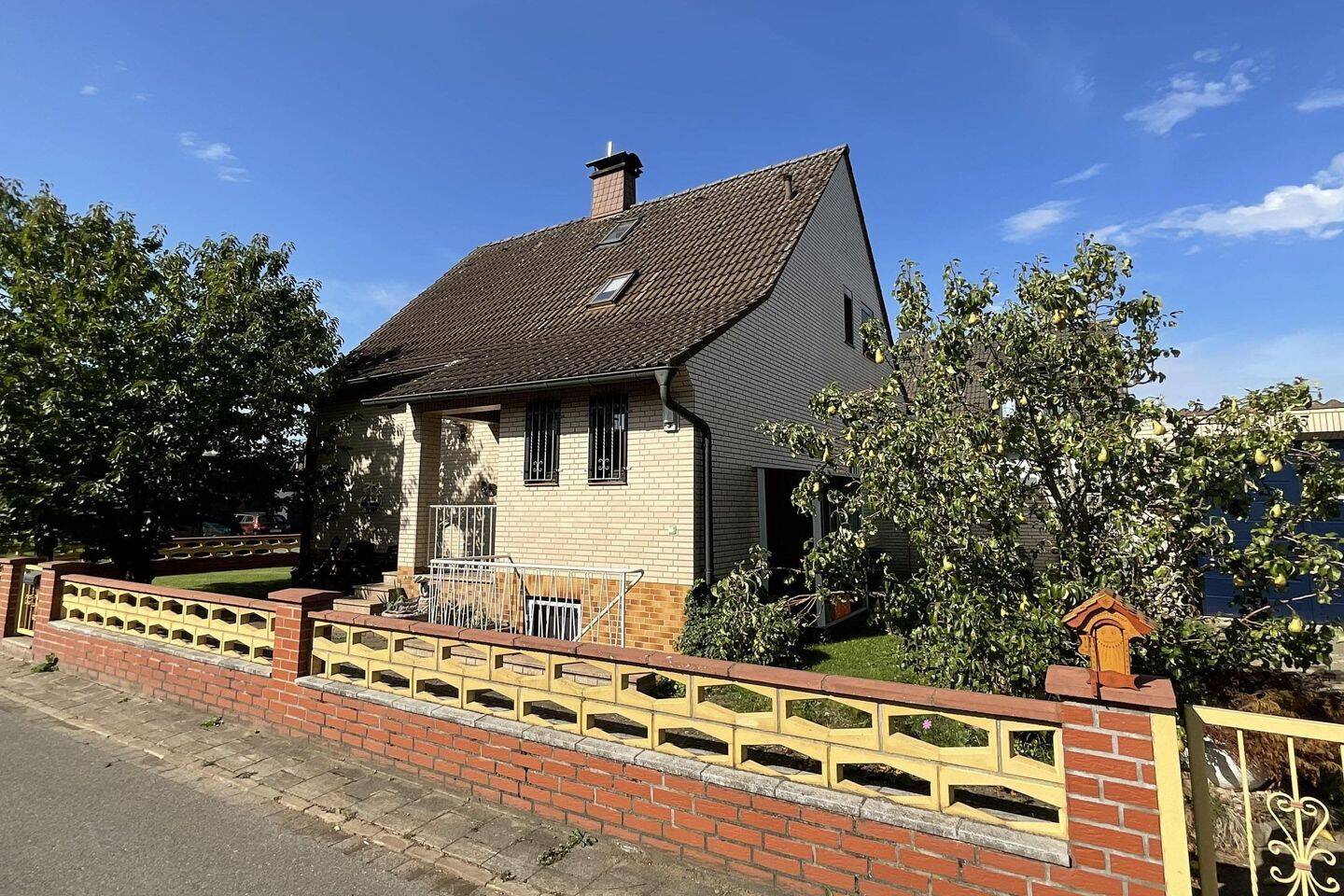 Ihr neues Zuhause erwartet Sie – Freistehendes Haus mit zwei Garagen, 47239 Duisburg (Rumeln-Kaldenhausen)