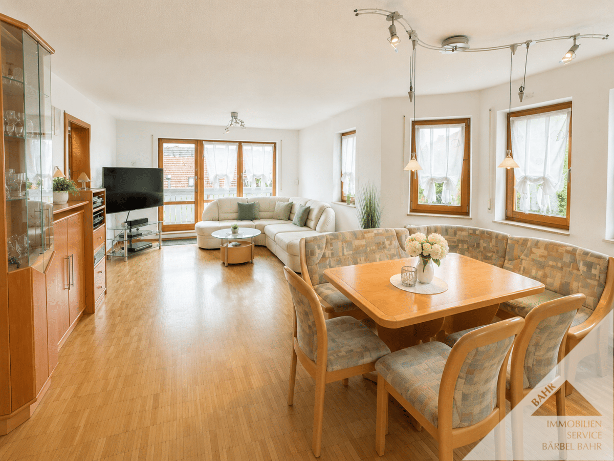 Großzügige 4-Zimmer-Wohnung in ruhiger Lage von Öschelbronn, 71126 Gäufelden