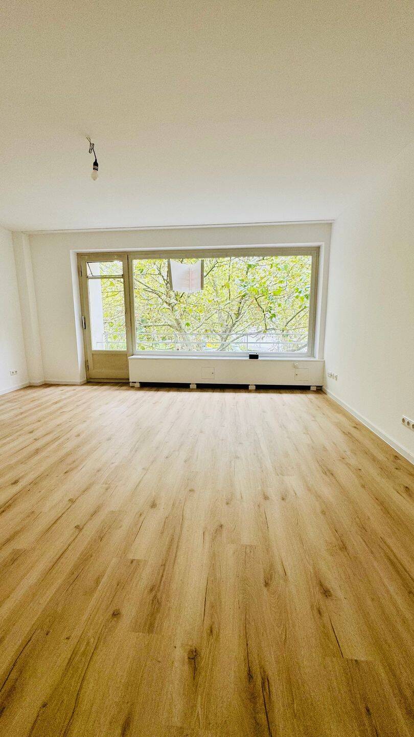 Schicke Wohnung! Frisch renoviert! Jetzt anschauen!, 40239 Düsseldorf (Düsseltal Mörsenbroich)