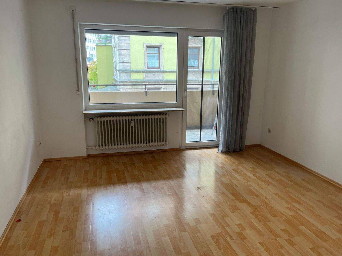 1 ZW mit separater Küche, Einbauküche, Balkon, 1. OG mit Aufzug – Stellplatz/kleine Garage im Innenhof optional möglich, 90478 Nürnberg (Dutzendteich Gleißhammer Glockenhof Sankt Peter Zerzabelshof)