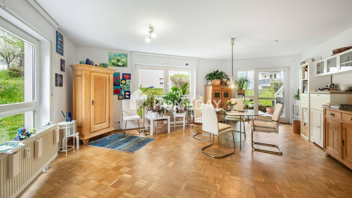 Helle Erdgeschosswohnung mit überdachter Terrasse und Tiefgaragenstellplatz, 71229 Leonberg