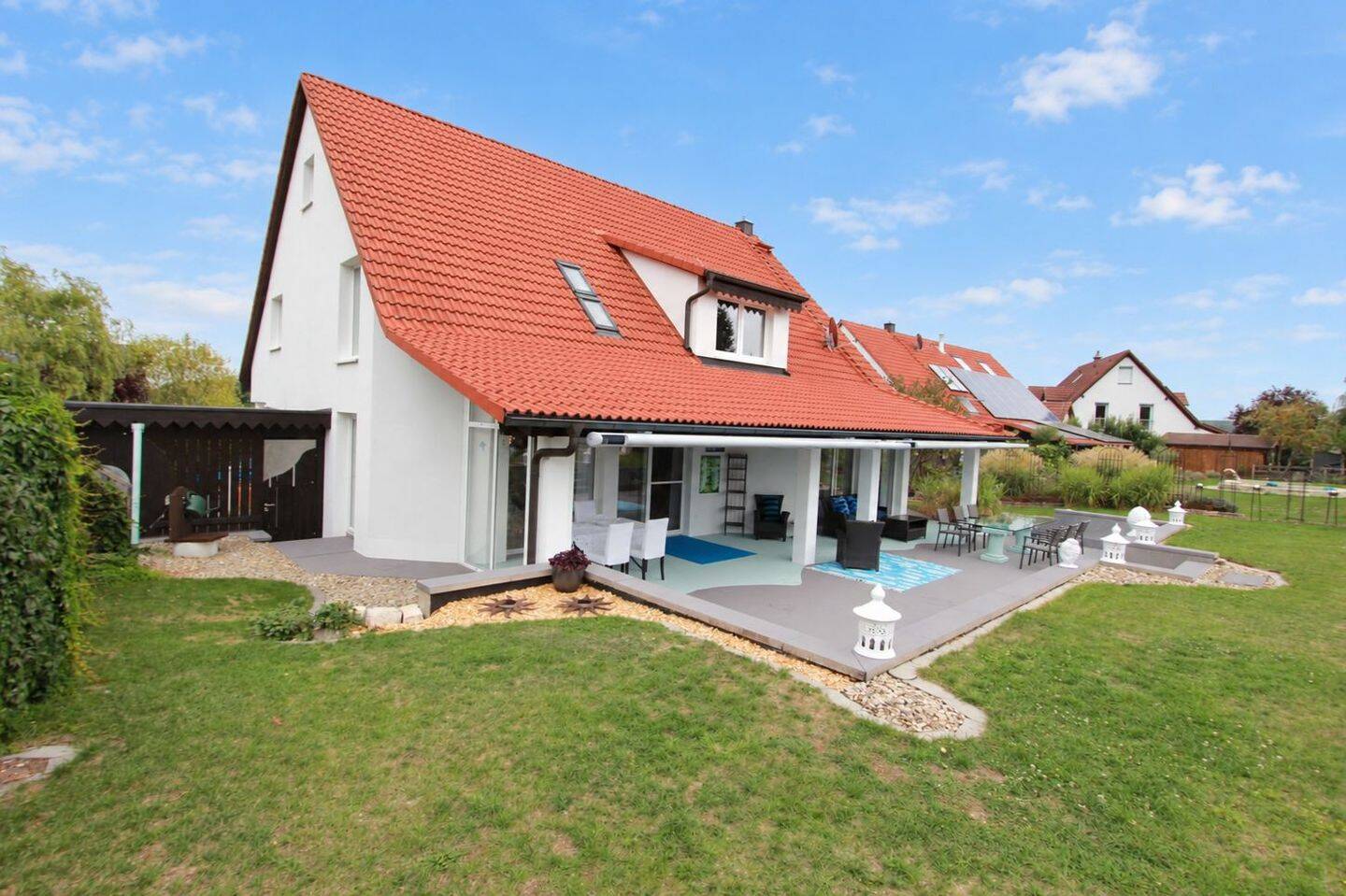 **Außergewöhnliches Traumhaus in massiver Bauweise mit Galerie, Fernblick und großem Garten**, 91462 Dachsbach