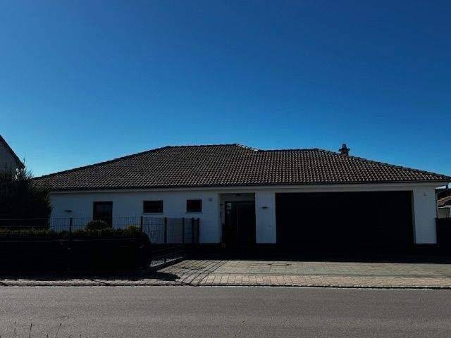 Nahezu neuwertiger, großer Bungalow mit gehobener Ausstattung und schönem Grundstück, 91555 Feuchtwangen