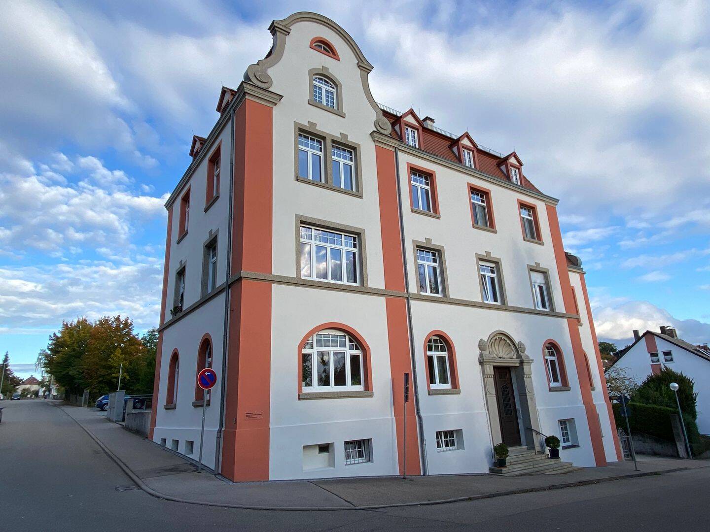 Schöne 2 Zimmer DG-Wohnung in gute Lage in Ellwangen zu vermieten, 73479 Ellwangen (Jagst)