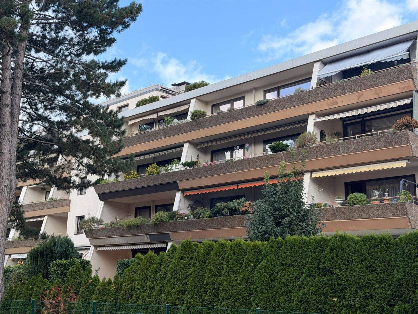Modernes-Hochwertiges-Wohnen mit viel Licht, zwei Balkonen und Blick ins Grüne-zentrale Lage, 22045 Hamburg (Wandsbek Jenfeld Tonndorf)