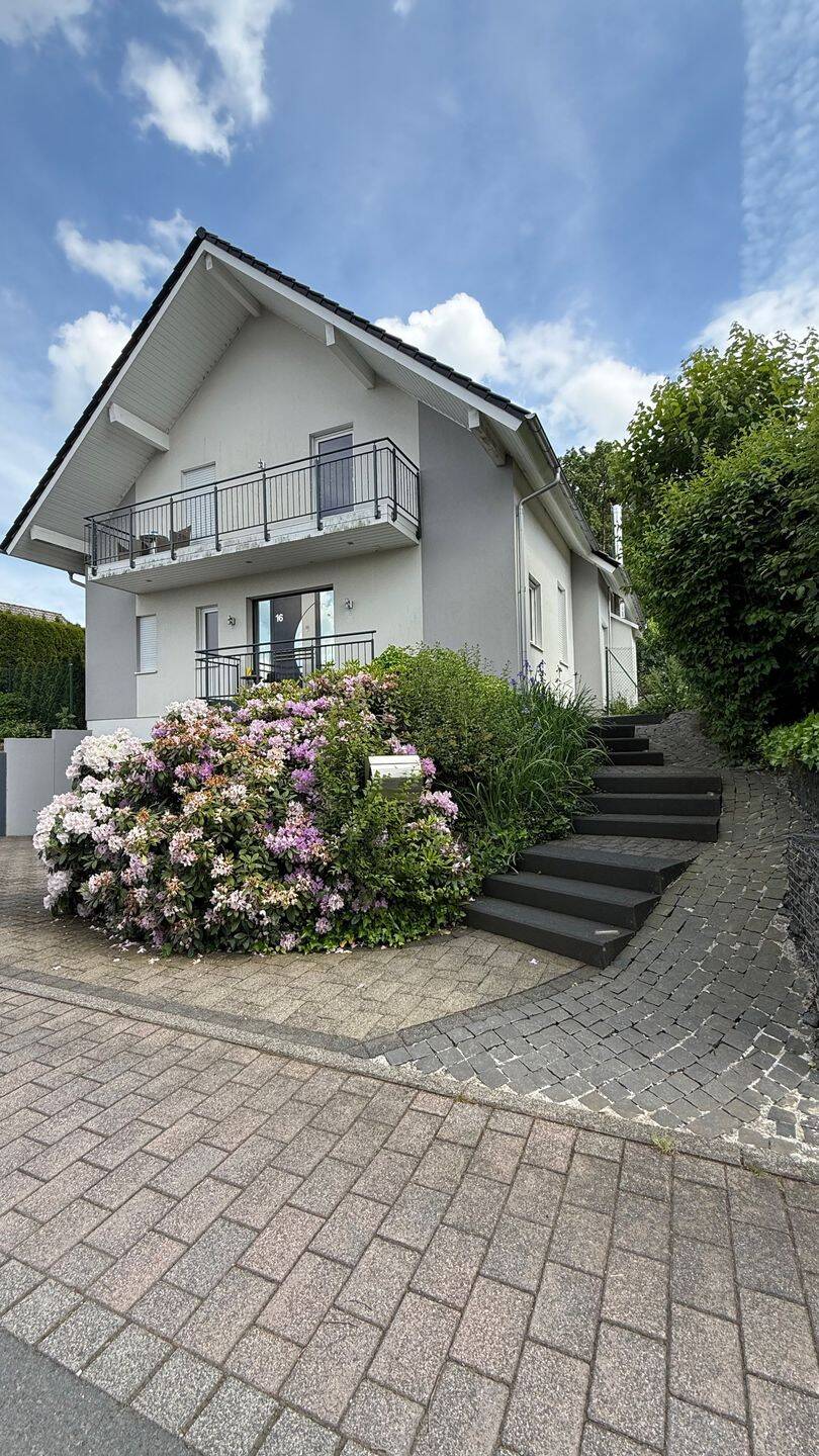 Freistehendes Einfamilienhaus in ruhiger Orts- und Waldrandlage, 57614 Fluterschen